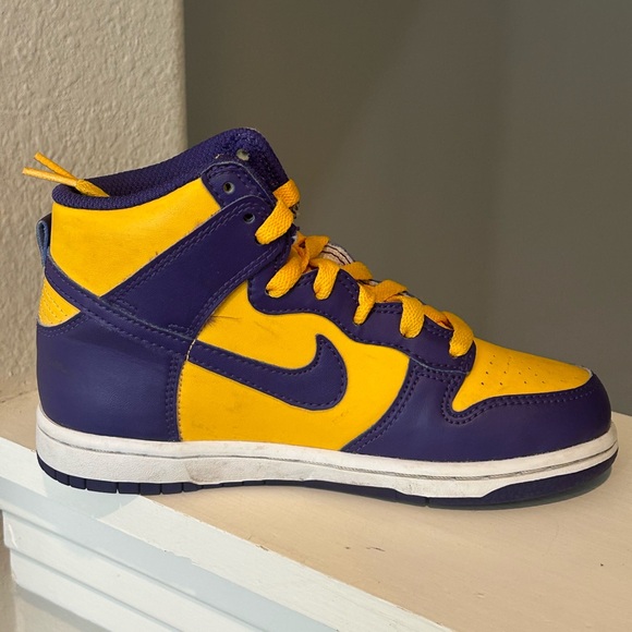 Nike Dunk High GS Lakers Court Kids Shoes 13C Purple Gold Sneakers DZ4455-500 - Picture 5 of 9